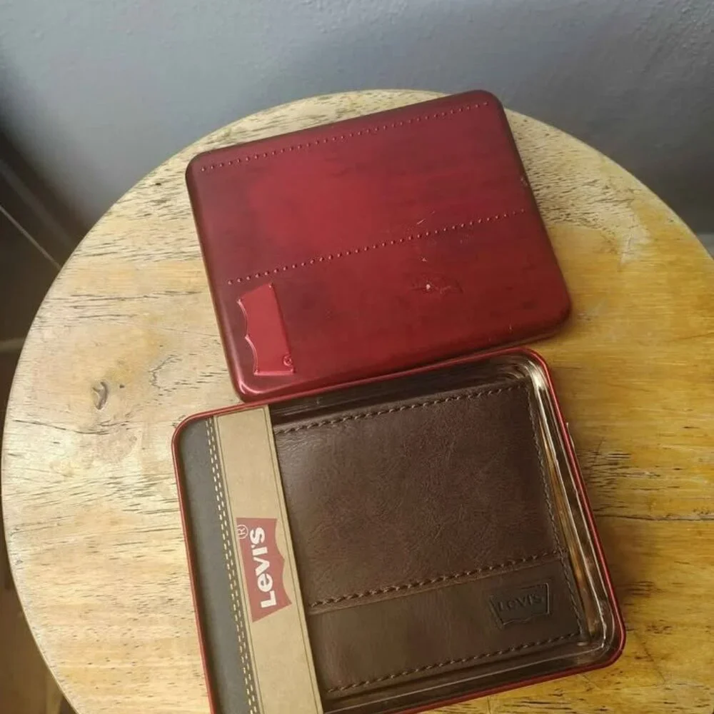 NEW Levi's Men's Brown Genuine Leather Wallet